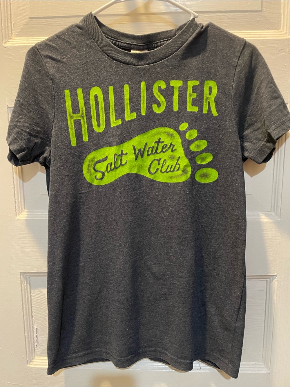 Hollister Charcoal Tee with Neon Green Salt Water Club Graphic
